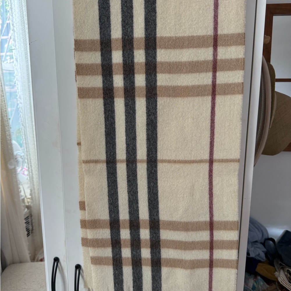 Burberry Plaid Cream Scarf - Picture 6 of 6